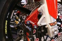 フロントキャリパーサポート【 レッド 】40mm MC28 T2racing製 NSR250R ブレンボ MFZ 等に！_画像8