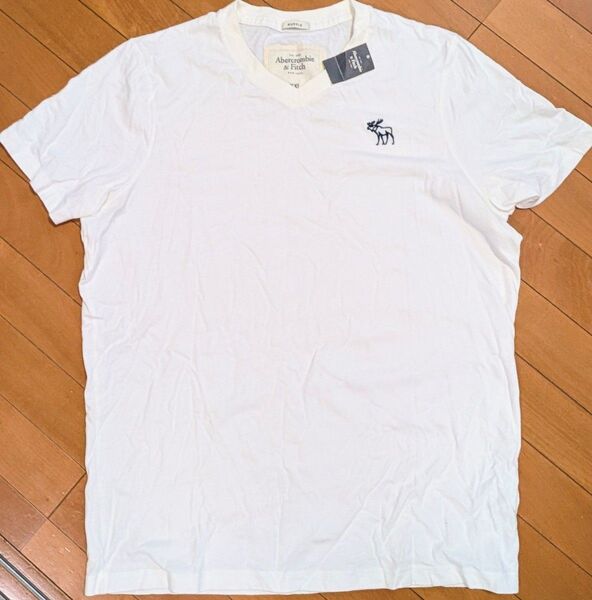 ☆新品・未使用☆Abercrombie & Fitch VネックTシャツ XXL