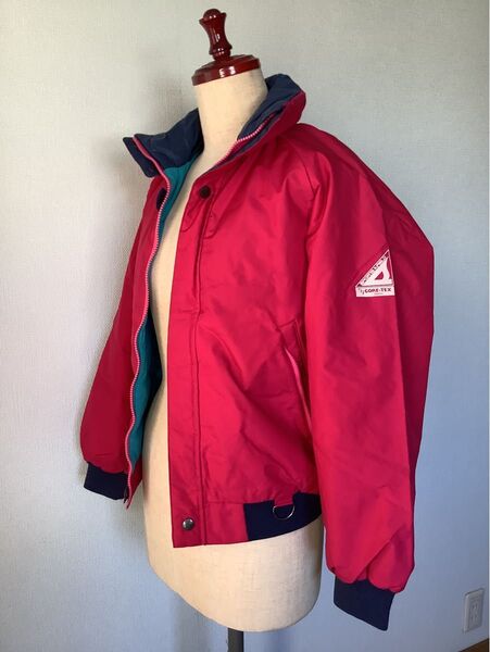 DESCENTE NCAA ダウンジャケット スキーウエア アウトドア デサント 耐久撥水 ゴアテックス 羽毛 SSサイズ