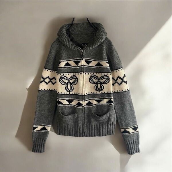 Aritzia TNA カウチン ニット ジップアップ ラムズウール 100%