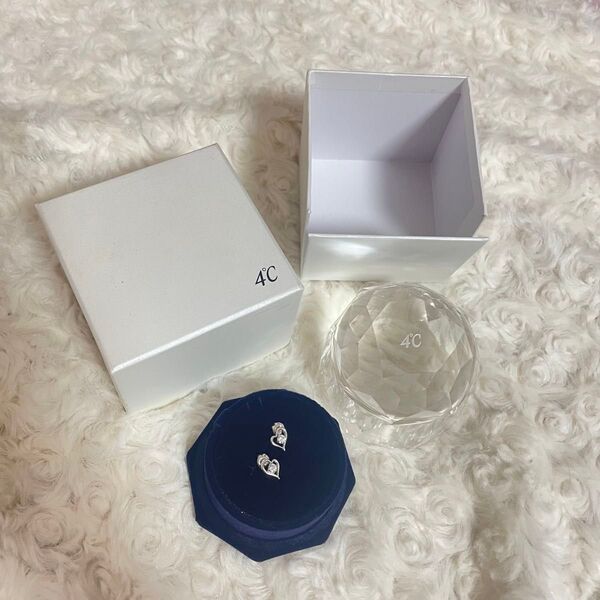 新品未使用 4℃ スタッドピアス