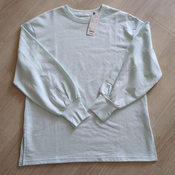 新品タグ付き GU ライトグリーン 長袖 Tシャツ