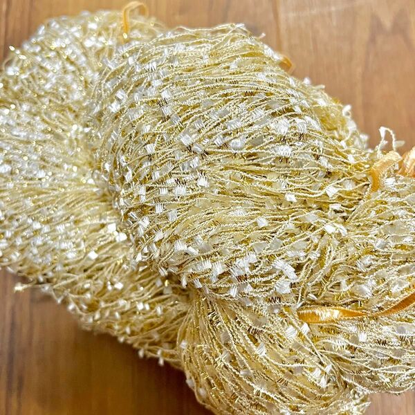 ラスト AVRIL アヴリル ヒバナ カセ 約210g 毛糸 6 金糸 ラメ フラッグヤーン キラキラ ファンシーヤーン ゴールド