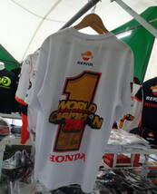 2019 マルク・マルケス MotoGP ワールドチャンピオン記念 Eightball Tシャツ (XLサイズ)+ステッカー+Repsol Honda Team 93Marquez ポスター_画像5
