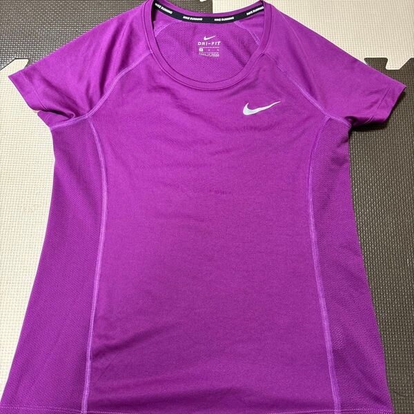 NIKE RUNNING ★ DRI-FIT 半袖Tシャツ