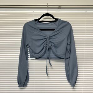 SHEIN 韓国 クロップトップ V字ネック