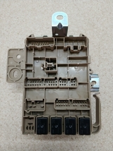 RC1　スバル　R2　室内ヒューズボックス　◆82201KG020◆ 走行距離　52134km◆_画像4