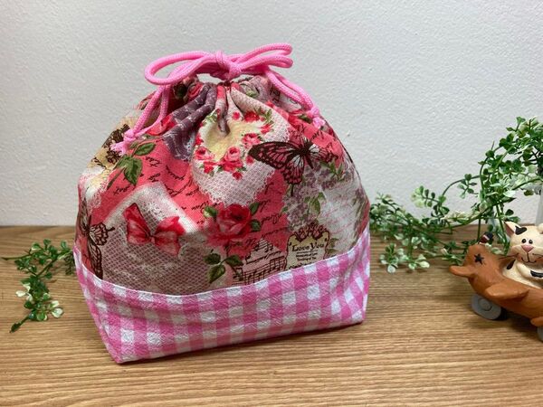 お弁当袋 ピンク蝶 コラージュ風 入園入学準備・洗い替えに♪ ハンドメイド