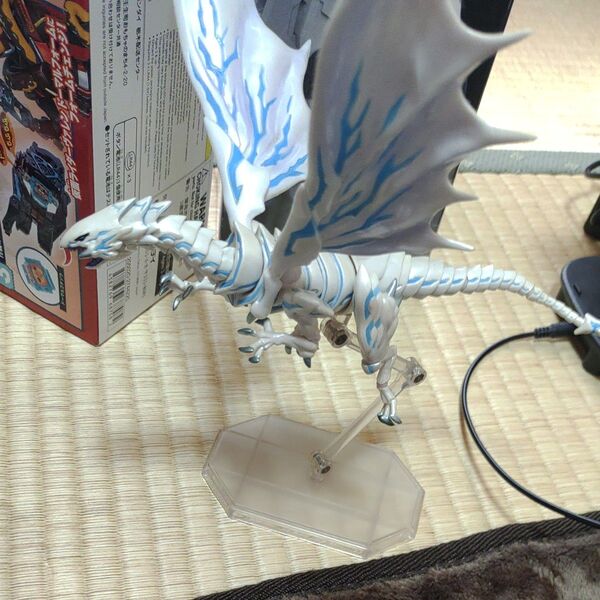 遊戯王 ヴァルカンログ(リボルテック) ブルーアイズオルタナティブホワイトドラゴン
