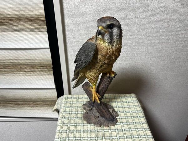 【新品】高級 木にとまる隼 はやぶさ オブジェ 北欧インテリア ブランド
