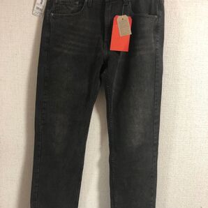 新品 Levi's ブラック ストレートデニム