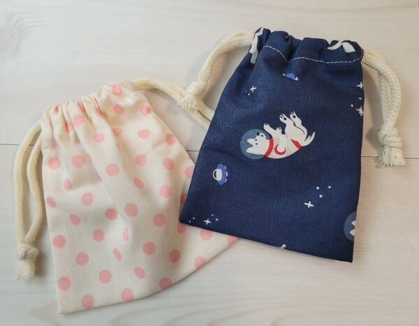 ◇匿名配送◇可愛い小さめサイズ*ミニ巾着 2点セット 犬 宇宙 水玉 ピンク ハンドメイド ミニミニ巾着セット