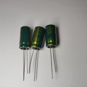 電解コンデンサー 3個