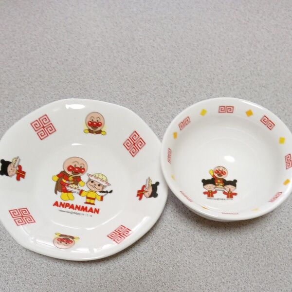 アンパンマン食器 陶器 おまけキティちゃんのレンゲ付き 即購入不可 要連絡