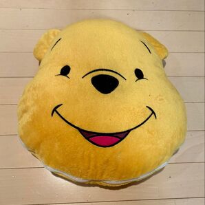 Disney プーさんクッション 裏はティガー