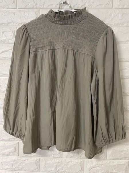HUDSON honey フリルハイネックブラウス グレー Mサイズ