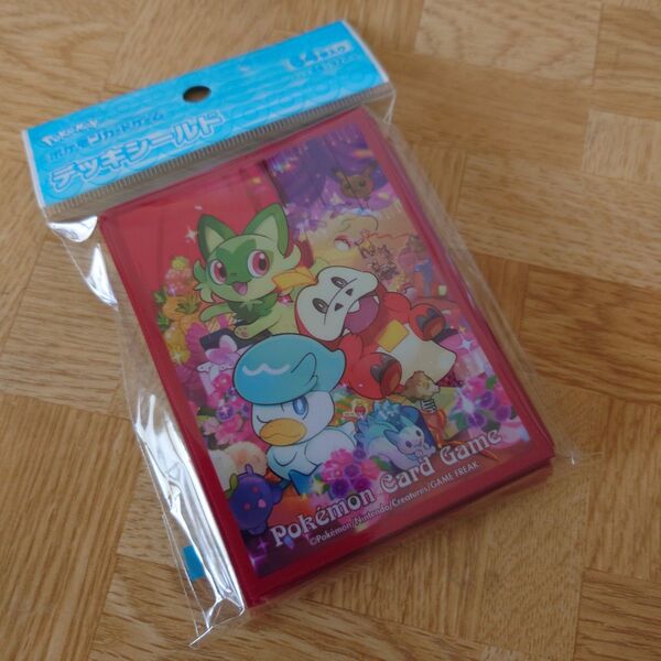ポケモン TCG 64枚 カードスリーブ デッキシールド ニャオハホゲータクワッスの贈り物 ポケモンセンター