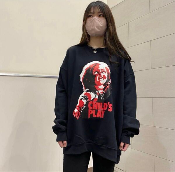 男女兼用 少数入荷!チャイルドプレイ チャッキー スゥエット トレーナー/黒