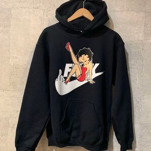 男女兼用 少数入荷 FUCK ベティちゃんパーカー/黒
