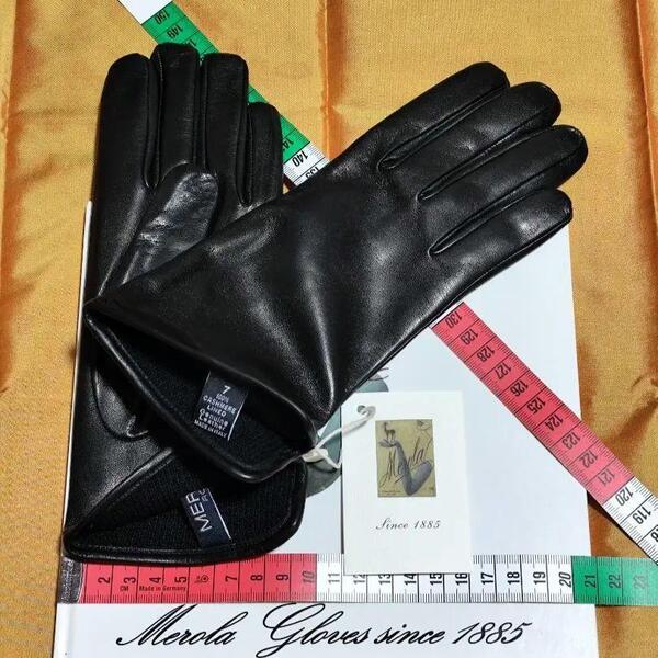 今季 女性 メローラ ナッパ黒 カシミア黒 革手袋 グローブ MEROLA