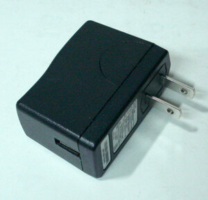 USB充電器　NTTドコモ　HW050100U1W　DC5.0V1.0A　■yh2862-01