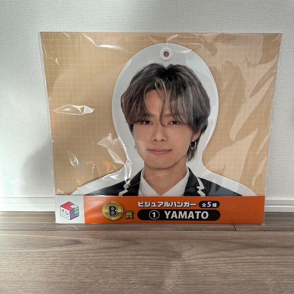 一番くじ コムドット B賞 YAMATO ビジュアルハンガー