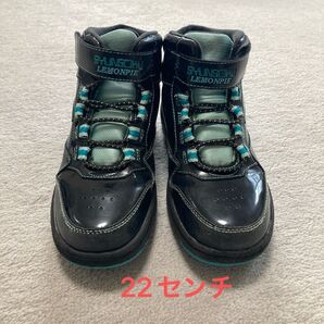 瞬足 キッズブーツ 22センチ