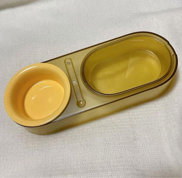 猫食器 ねこボウルエサ入れ セラミック食器 ペットフード用 ご飯台 陶製 おやつ皿 フード用ボウル 黄色い エサ キャットフード