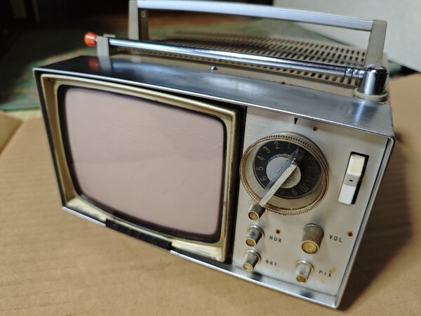 SONY ソニー/ 昭和レトロ ポータブルテレビ /MODEL 5-202