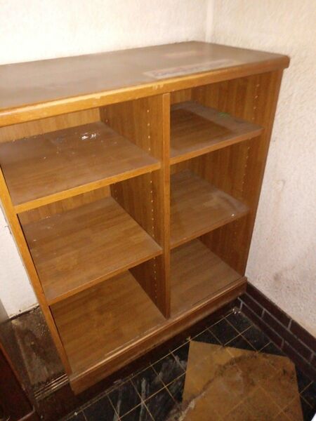 家具及びてぶ-る