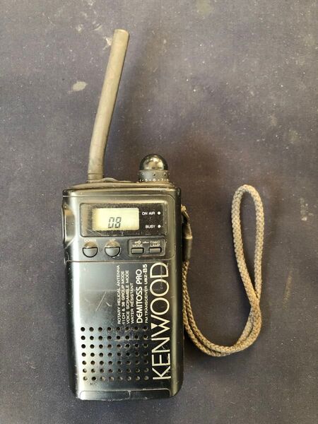 KENWOOD DEMITOSS Pro UBZ-B5 1台通信機 トランシーバー 無線機 通電確認のみ 現状品