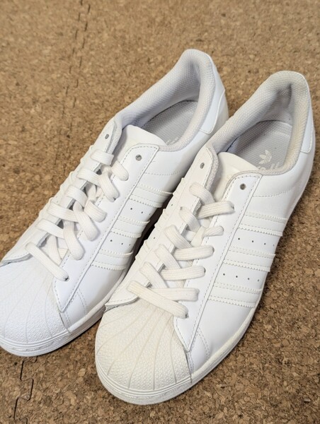 adidas アディダス 26cm 通勤 通学 スポーツ 白 スーパースター