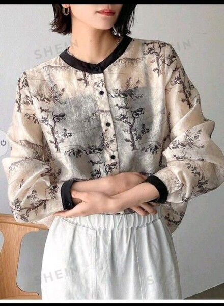 SHEIN FRIFUL 花柄ボタンフロントブラウス