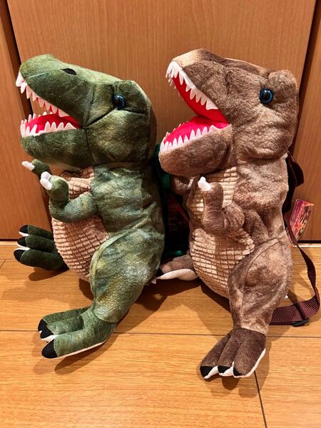 【最終価格】恐竜 ぬいぐるみリュック