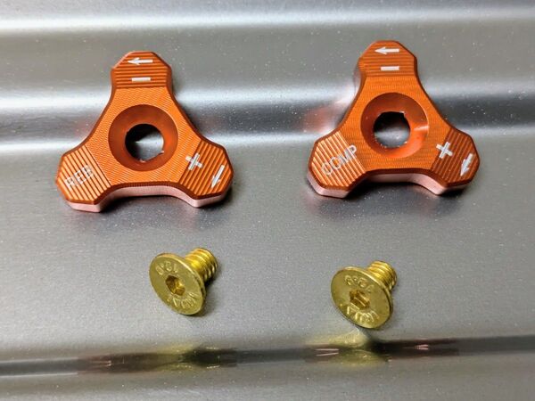 RC390 DUKE390 ADV390 減衰力調整ノブ ステンゴールドボルト付
