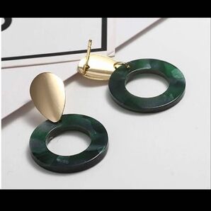 新品未使用 ピアス メタルプレート&マーブルリング