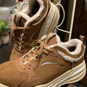 UGG スニーカー