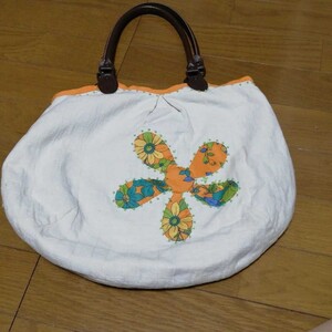 ハンドメイドのバッグ