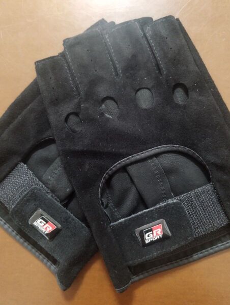 新品 TOYOTA GR SPORT ドライビンググローブ シープスエード黒色 サイズ(24)L