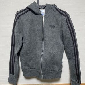 adidas ジップパーカー