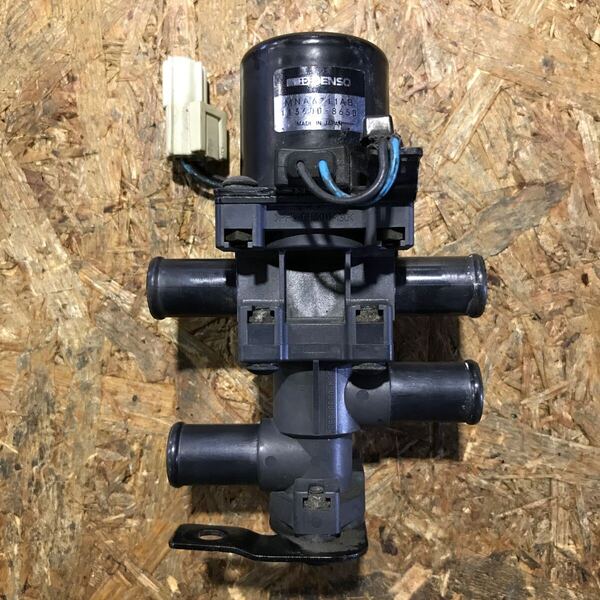 ジャガー XJ6 XJ8 XK8 Vanden HVAC ヒーター コントロール バルブ MNA6711AB 113600-8650