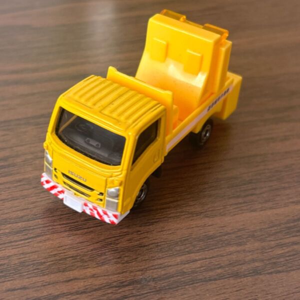 トミカ 】#いすづ #エルフ #道路維持作業車