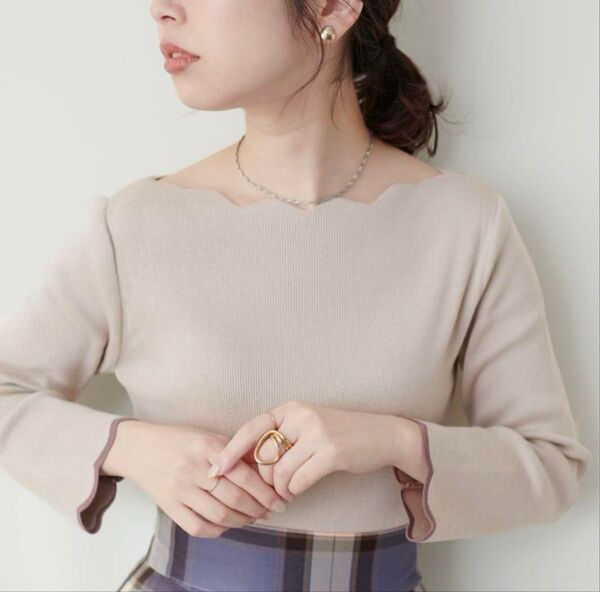 【美品】natural couture 袖口配色スカラップニット