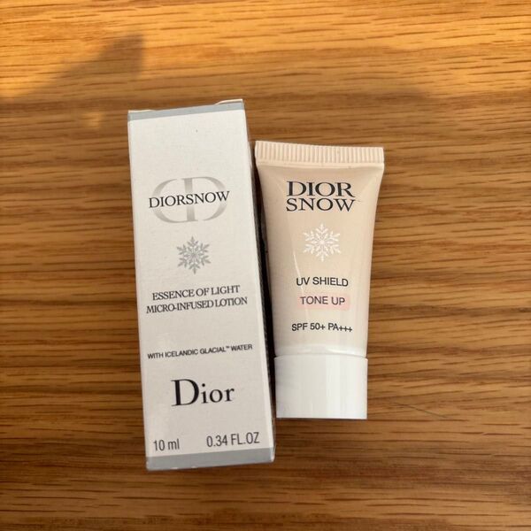 Dior 化粧水と、日焼け止め乳液 サンプルセット