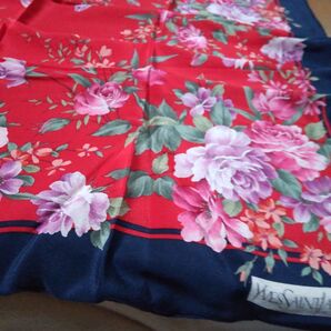 新品未使用/サンローラン/花柄大き目スカーフ