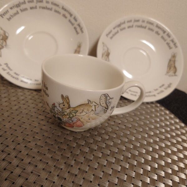 WEDGWOOD ピーターラビット マグカップ ソーサー