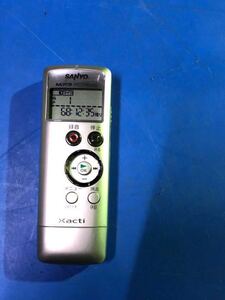  free shipping Sanyo IC recorder XACTI SOUND RECORDER 2GB ICR-B002RM voice recorder SANYO