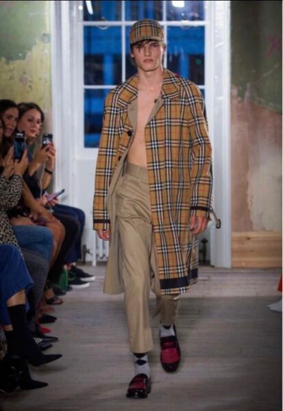 バーバリー2018AW トレンチコート