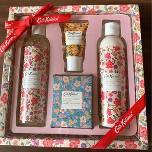 【プレゼントにオススメ】Cath Kidoton INDULGENT SET THE ARTIST'S FLOWER