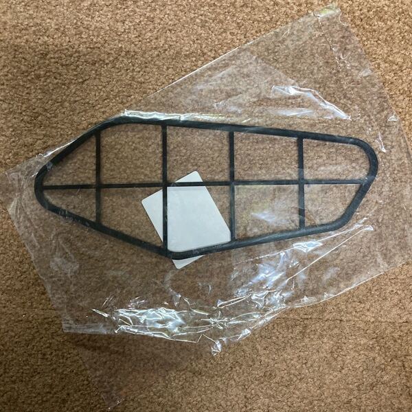 スズキ アドレス V100 エアクリーナー の仕切り? 骨? メッシュ? 網? 13791-41D00 エアフィルタ ホルダ